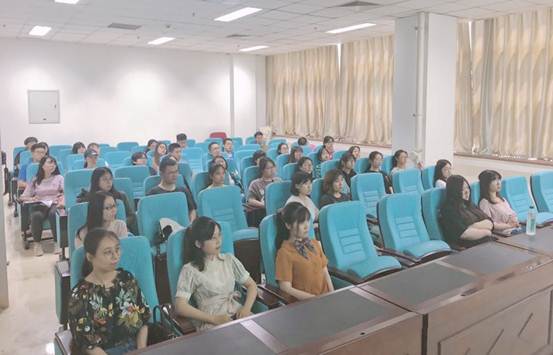 说明: G:\香港六合彩开奖动态

\20190628优秀校友讲座——纪刚\微信图片_201907091016269.jpg